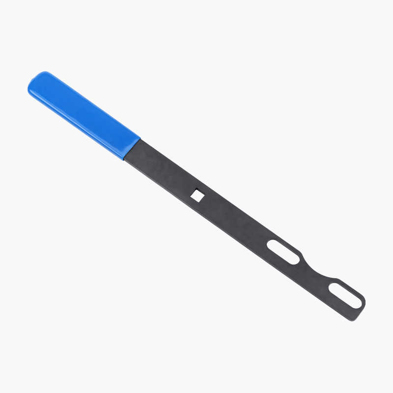 Wheel hub holding tool