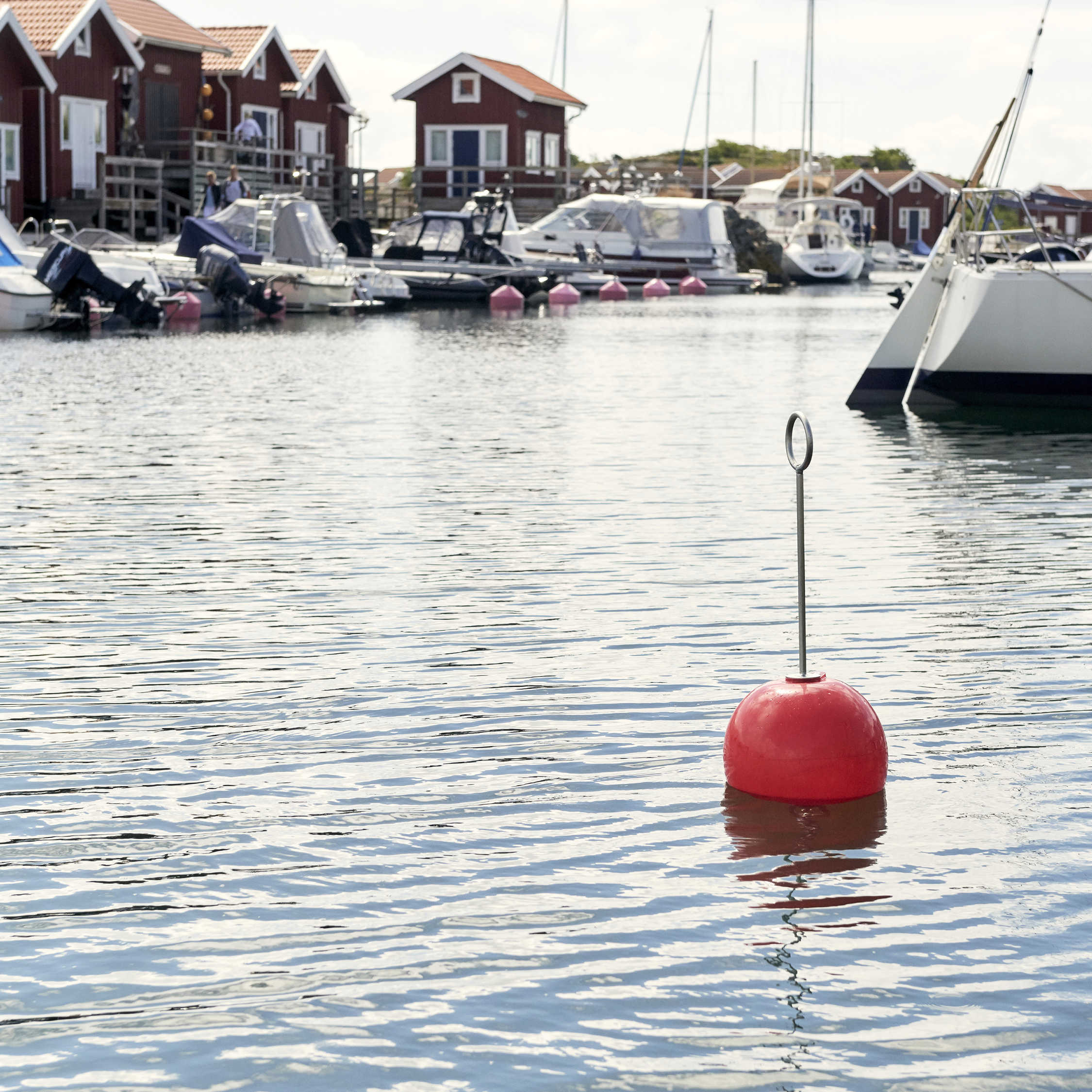 Buoy for beaching fishing gear of 8150 grams of buoyancy.