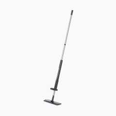 Floor mop with wringing function